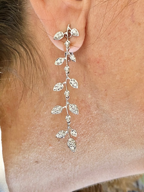 Orecchini Pendenti LILIE&WHITE: Un Elegante Accessorio In Argento E Oro Per Donna. Design Classico Che Non Sbiadisce, Perfetto Per Un Regalo Speciale Come Compleanno O Anniversario.